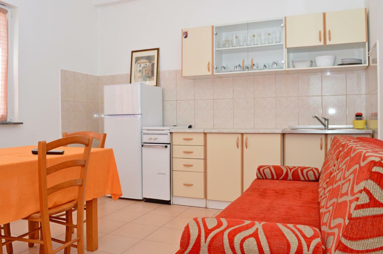 Apartments Macak Novalja Exterior photo