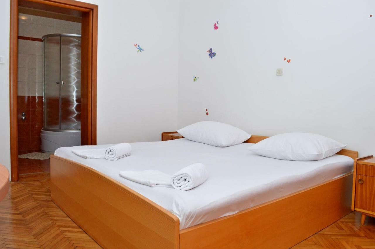 Apartments Macak Novalja Exterior photo